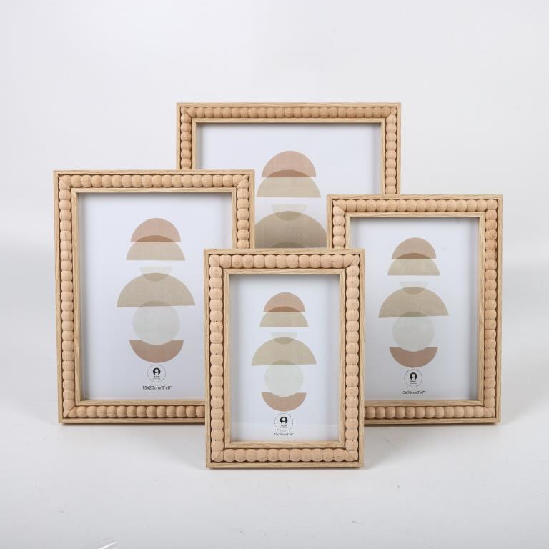 MARCO FOTO 20X25 MDF CRISTAL 23X1,8X28 BOLITAS 4