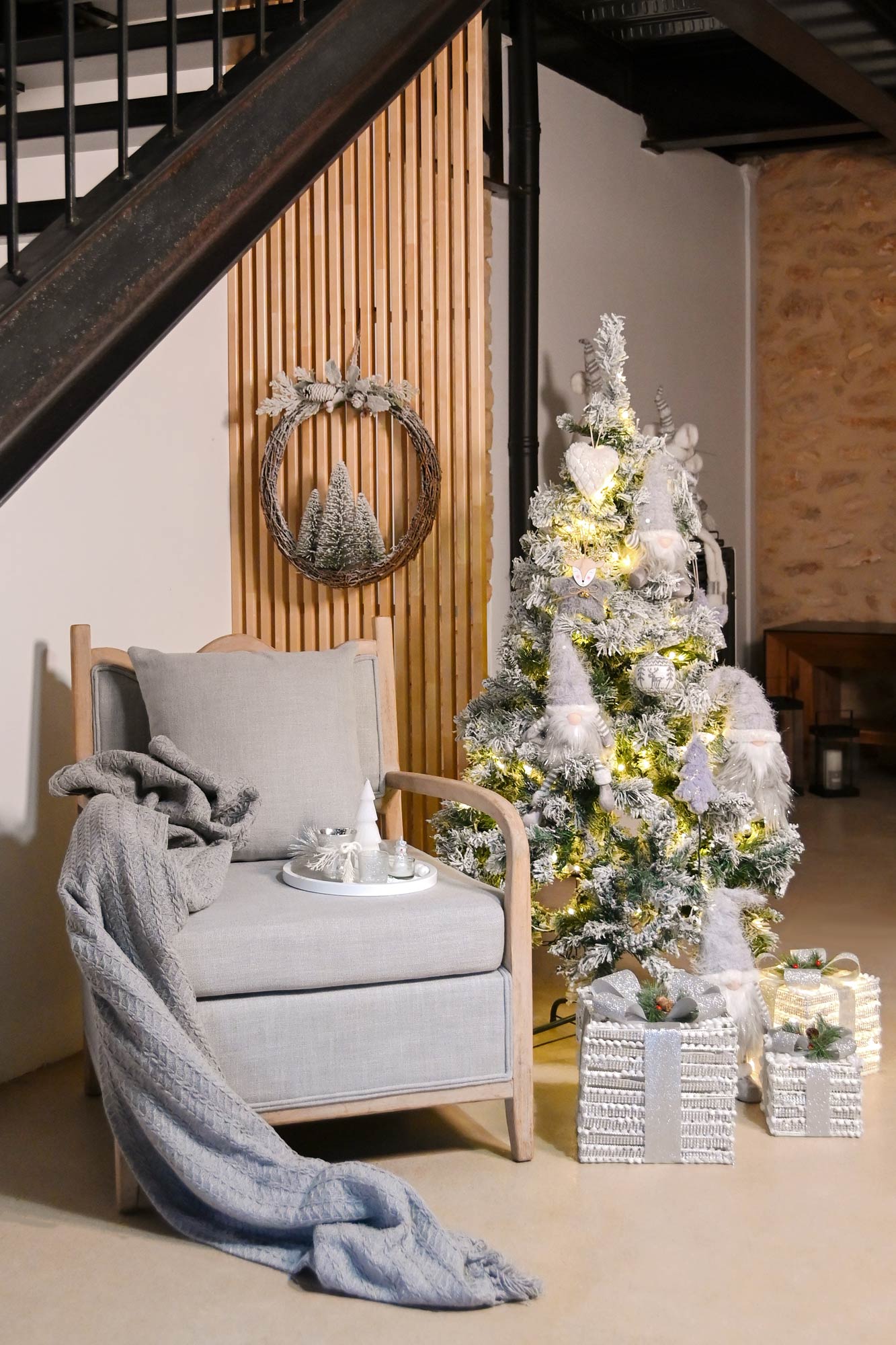 CORONA MIMBRE PIÑA 46X7X46 NEVADO 5 PINOS 2