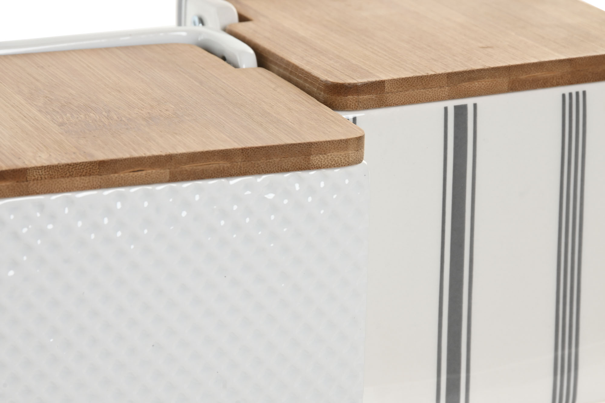 SALERO GRES BAMBU 11X11X11 RELIEVE RAYAS BLANCO 2