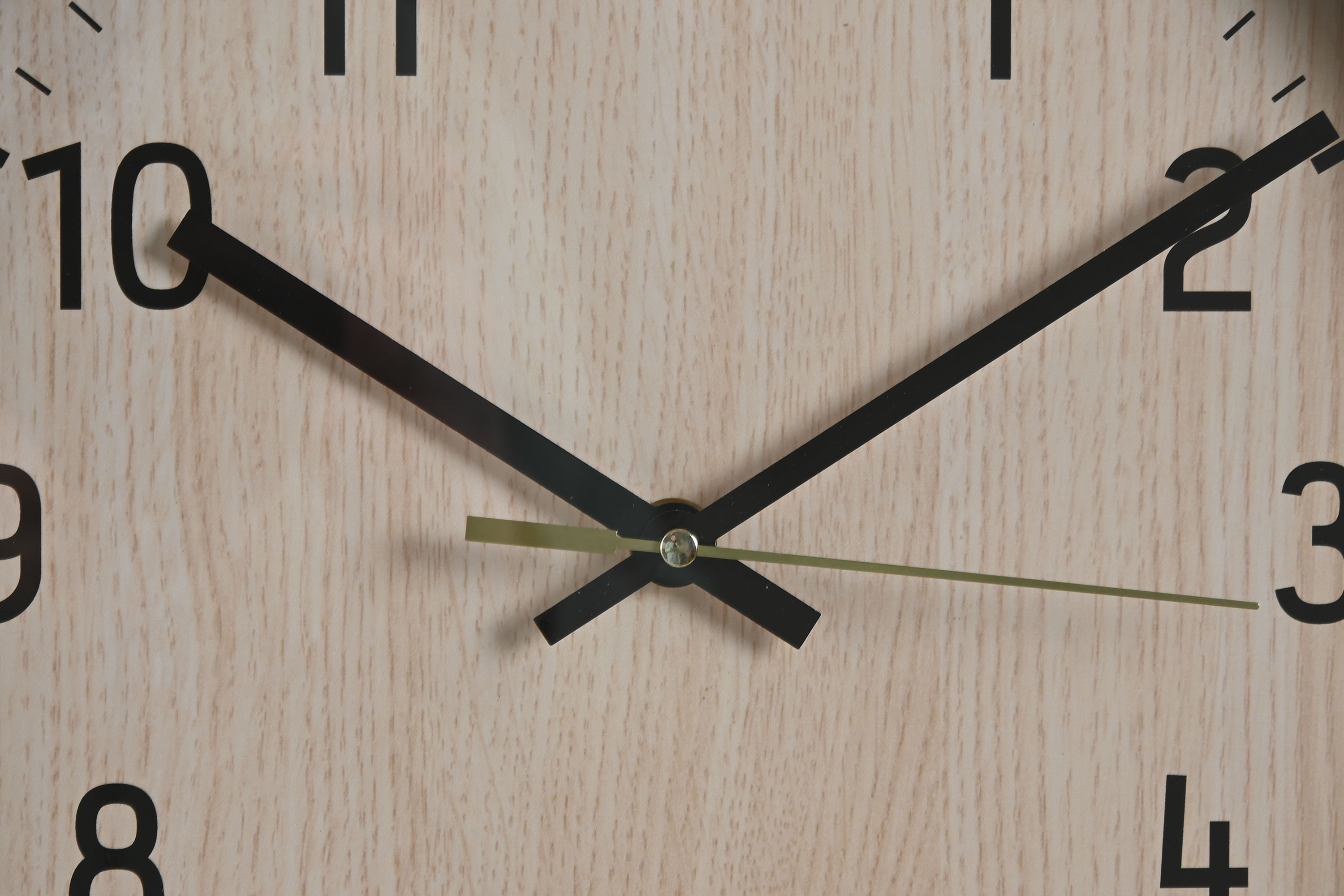 RELOJ PARED PVC 30X4X30 SIMIL MADERA OSCURA 3