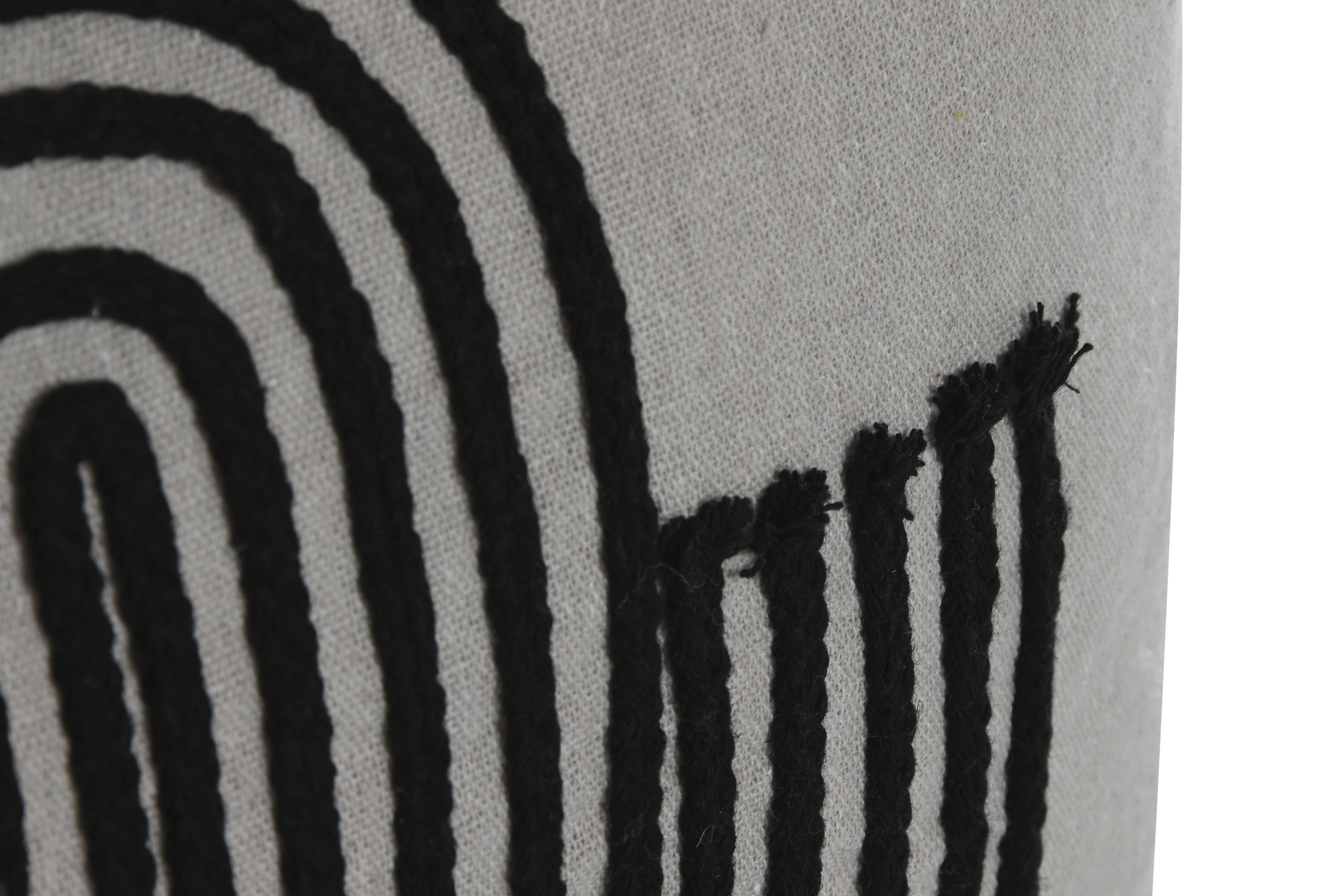 COJIN ALGODON 50X30 380 GRS CON APLICACIONES 3