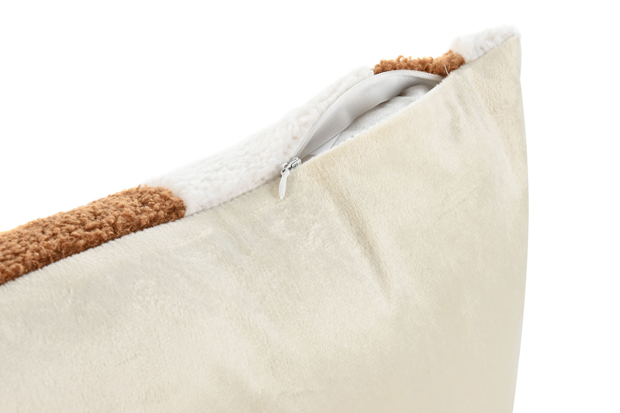 COJIN POLIESTER 50X8X30 380 GRS PATCHWORK BLANCO 3