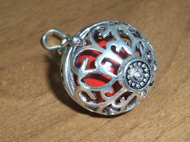 Llamador Angel en Plata de Ley con bola roja 22 Mm. 1