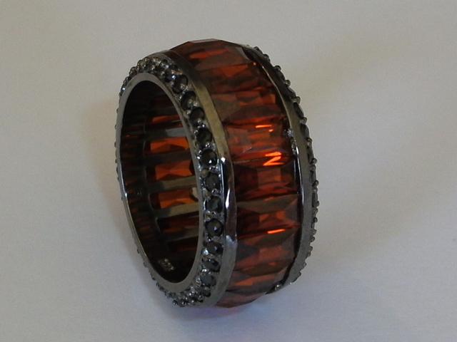 Sortija de Plata y Rutenio cristal orange con circonitas negras