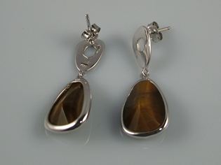 Pendiente de Plata rodiada con Ojo de Tigre 1