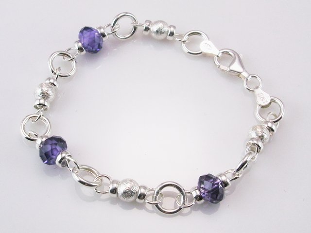 Pulsera en Plata de Ley  con Amatistas