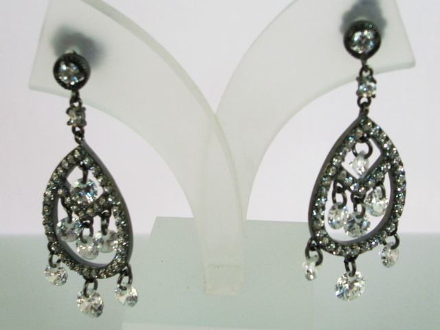 Pendientes candelabro en Plata negra con Circonitas