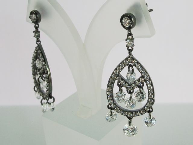 Pendientes candelabro en Plata negra con Circonitas 1