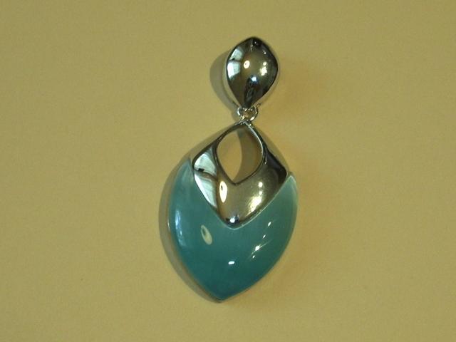 Colgante de Plata rodiada con Ojo de Gato azul claro