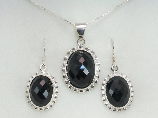Juego Pendientes y Gargantilla de Plata con Onix facetado