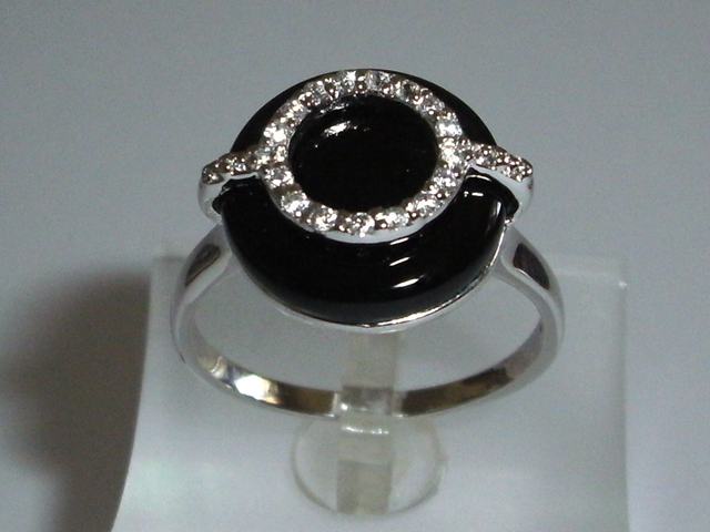 Anillo Onix y Circonitas blancas de Plata de Ley rodiada