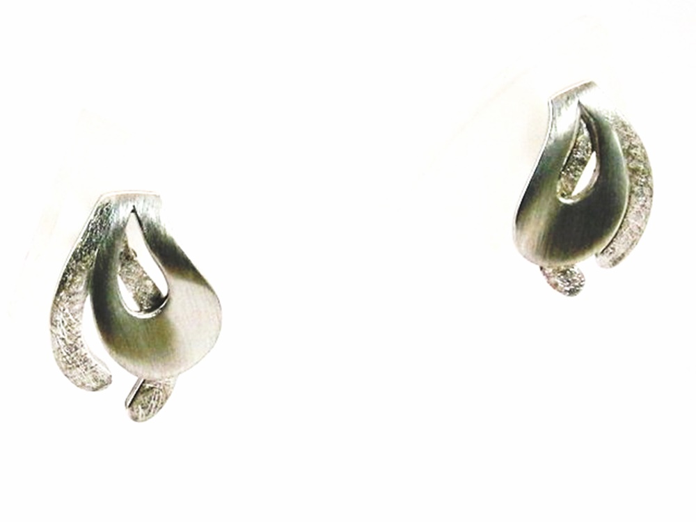 Pendientes mate de Plata de Ley rodiada