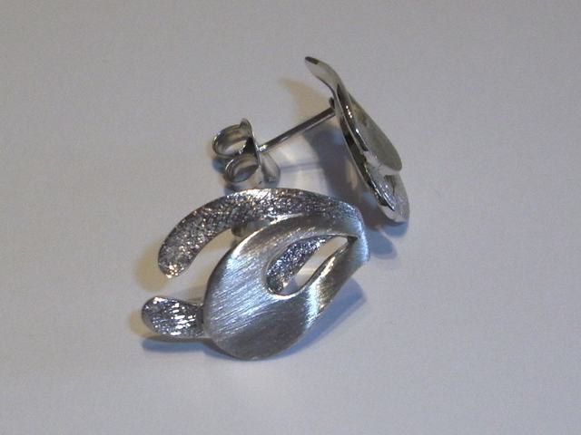 Pendientes mate de Plata de Ley rodiada 1