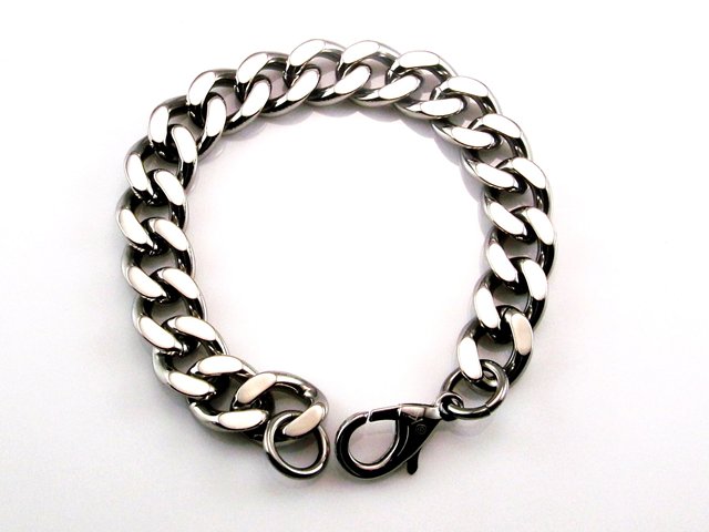 Pulsera de Acero con eslabones barbados martilleados