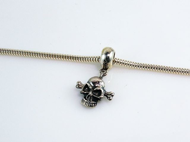 Abalorio Calavera de Plata de Ley