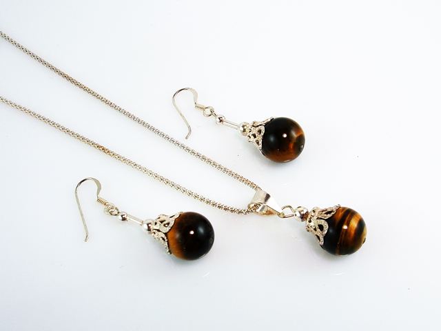 Juego de Pendientes y Colgante Ojo de Tigre