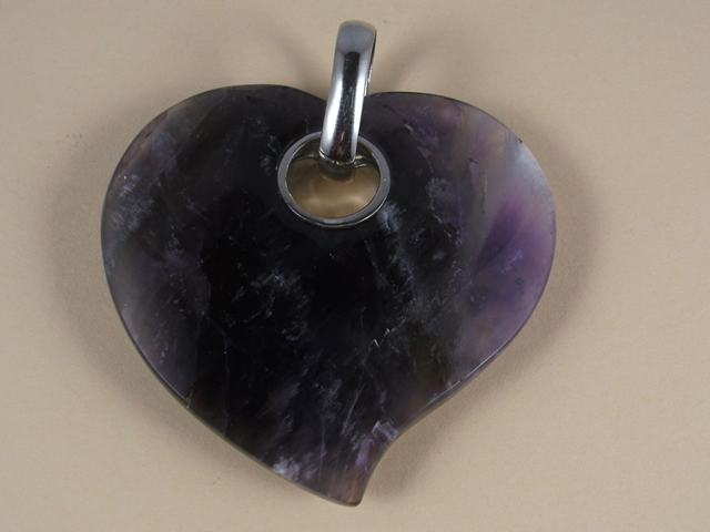 Colgante de Plata Rodiada con Corazon Facetado