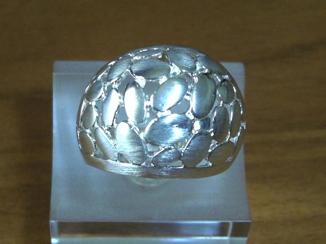 Anillo abombado en Plata satinada calada 1