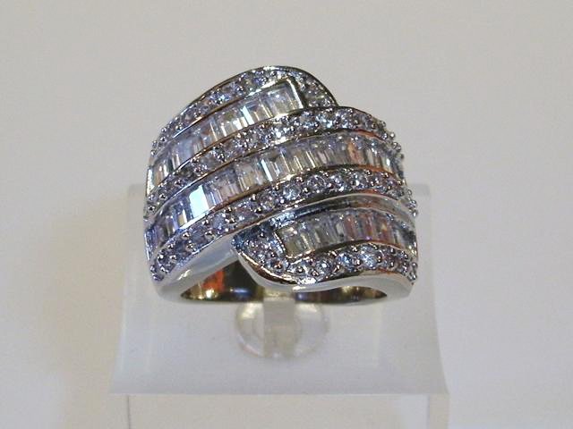 Anillo de Plata Rh con Circonitas Blancas