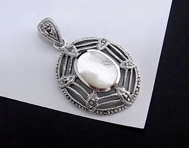 Colgante Marquesitas y Nácar de Plata de Ley