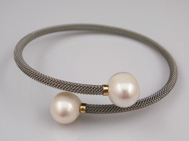 Pulsera malla de Acero y Oro con Perlas