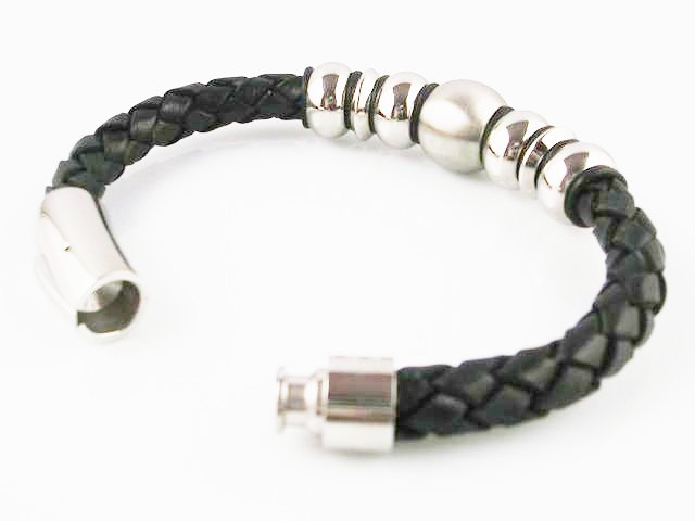 Pulsera de Piel negra con motivos de Acero 1