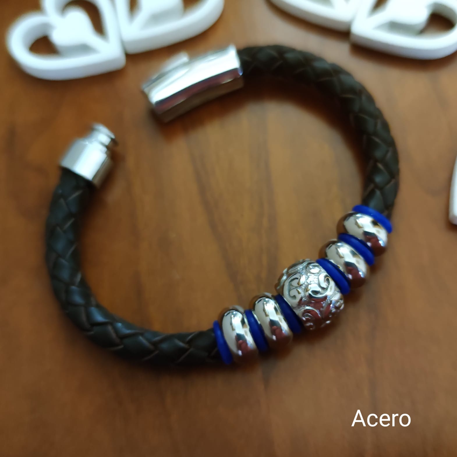 Pulsera de Piel marron y abalorios de Acero 3