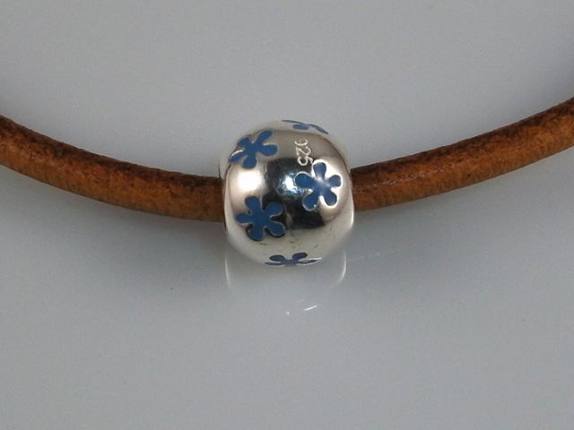 Entrepieza margarita esmalte azul y Plata de ley  