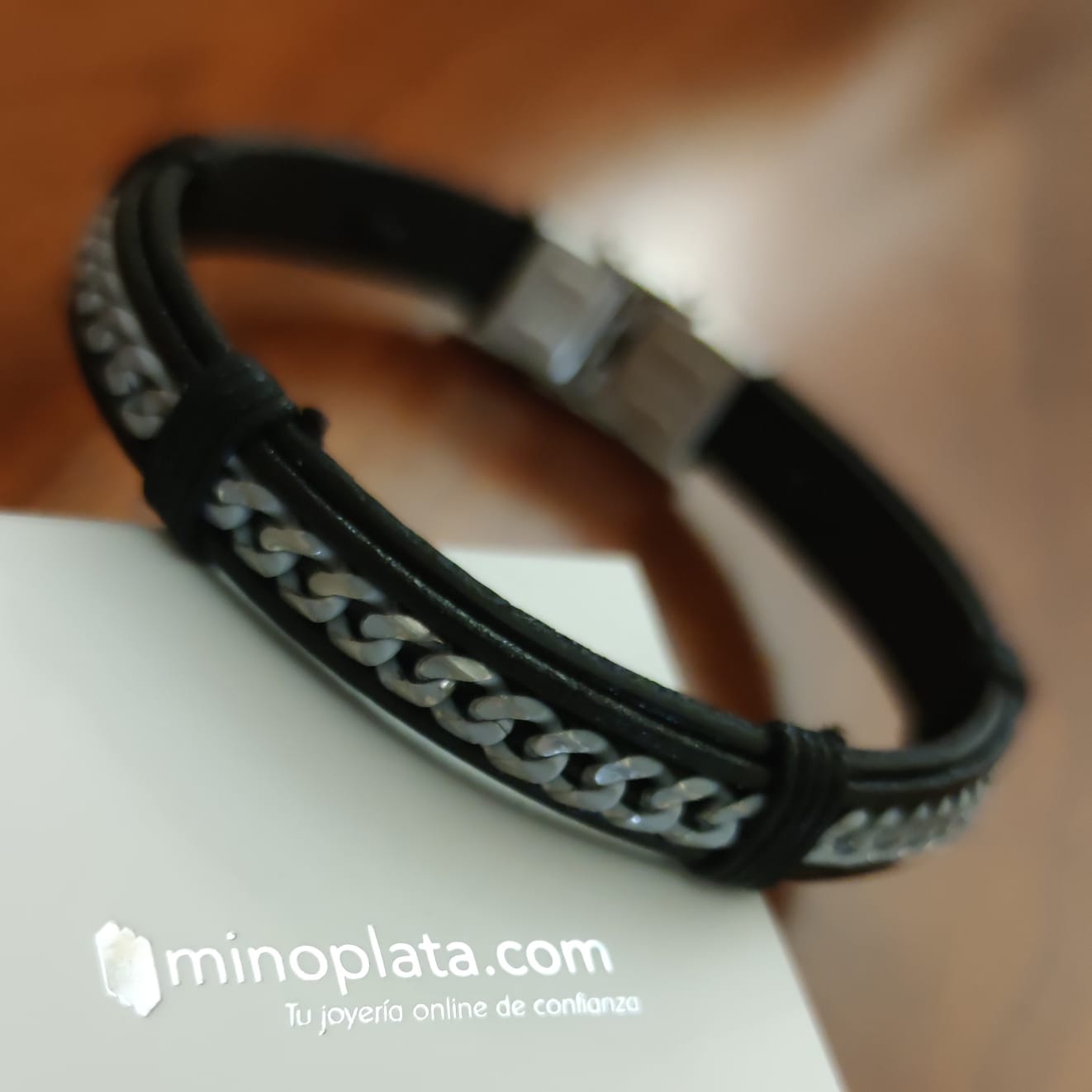Pulsera de Piel negra con Acero inox envejecido 2