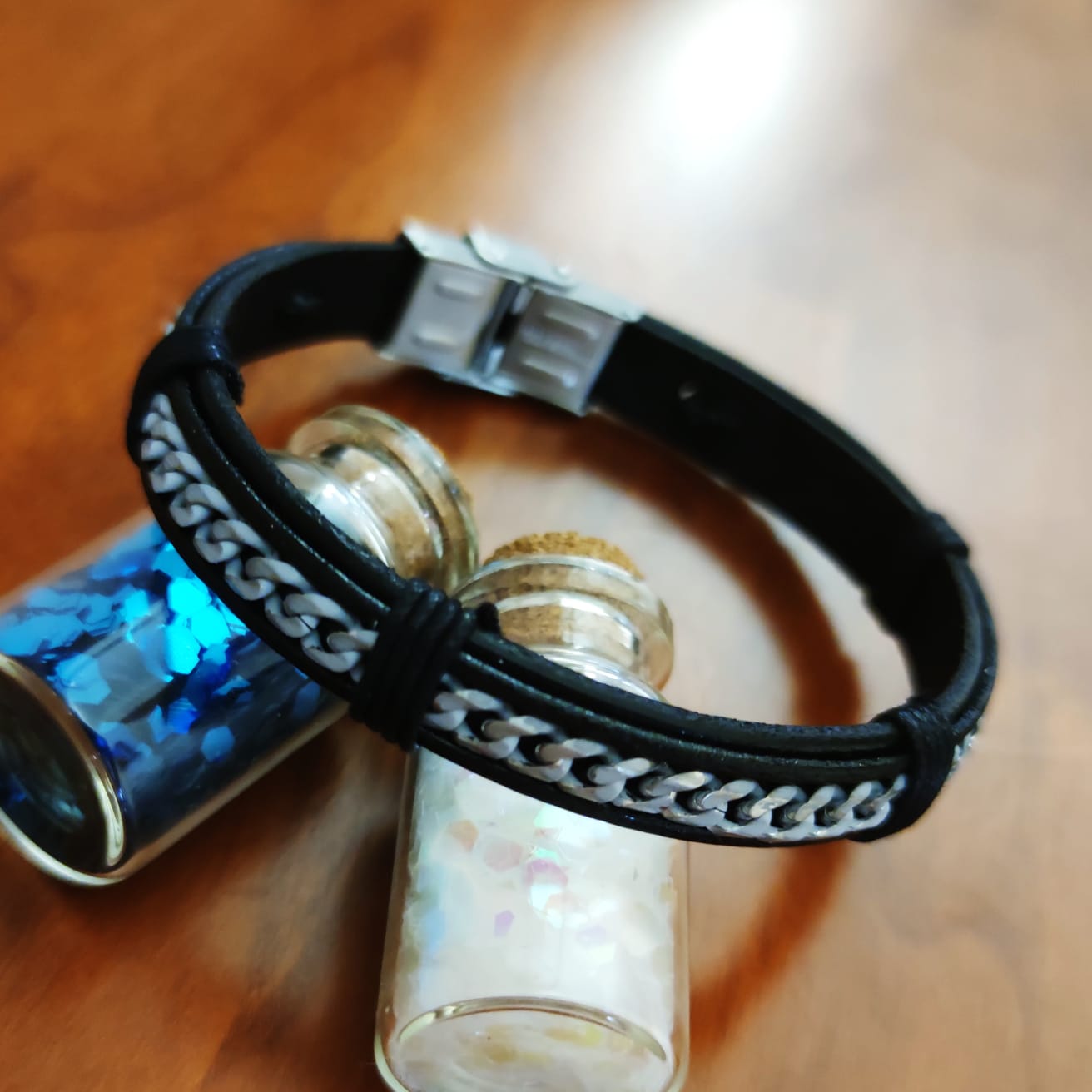 Pulsera de Piel negra con Acero inox envejecido 3