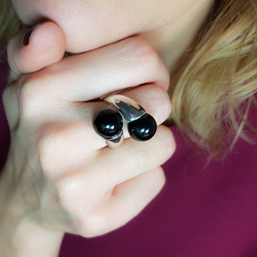 Anillo de Plata con Bolas negras de 12 Mm. 4