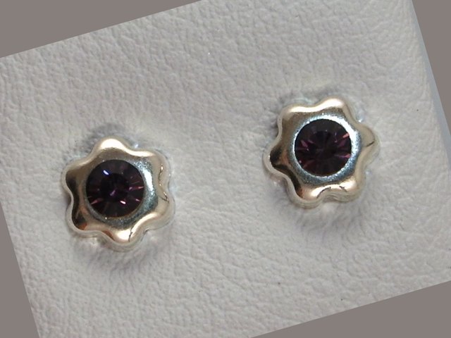 Pendientes plata y cristal morado flor
