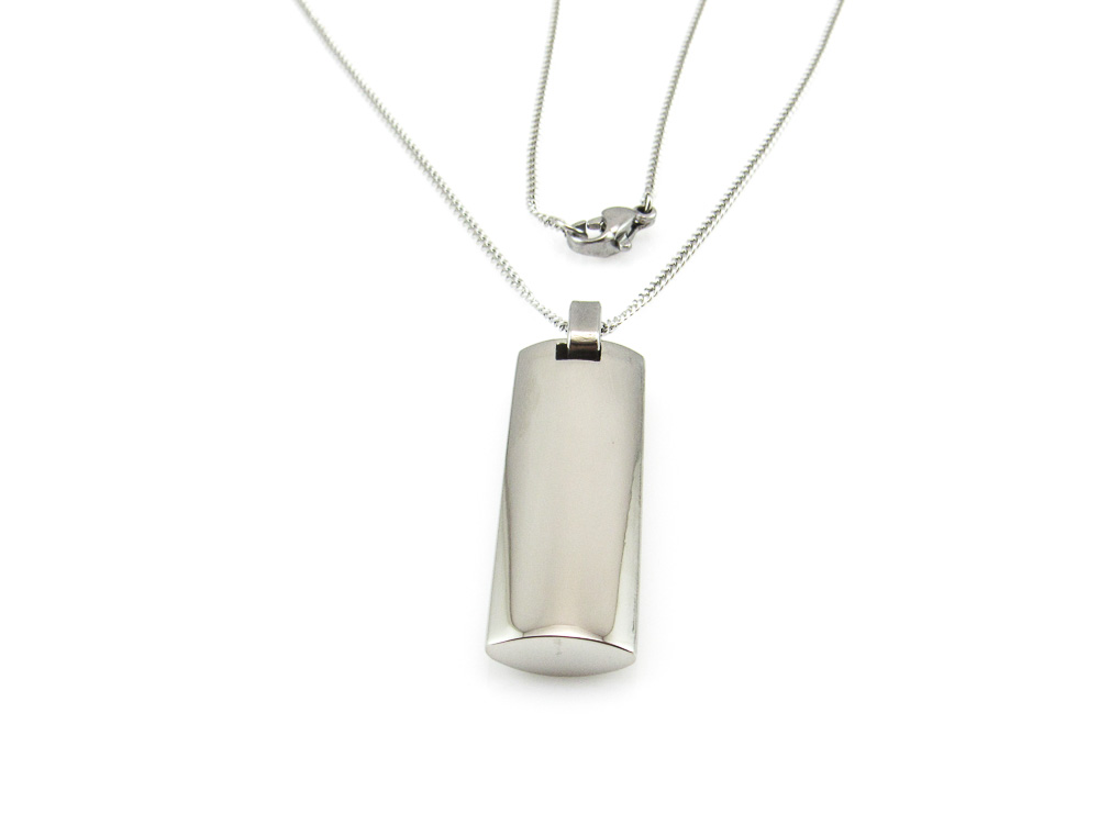 Collar con placa en brillo de Acero inoxidable