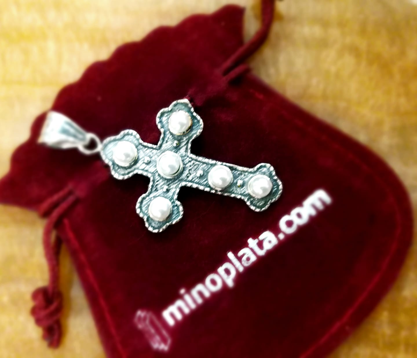 Crucifijo de Plata de ley vieja con perlas 1