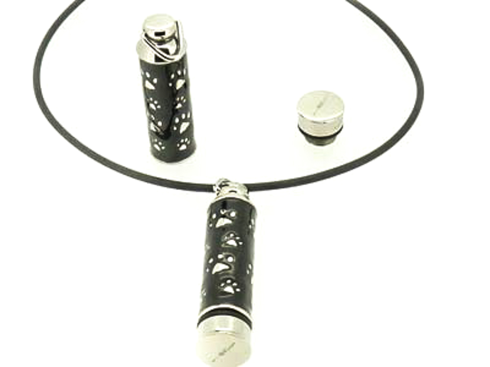 Colgante Acero caja pastillero huellas con Cordón