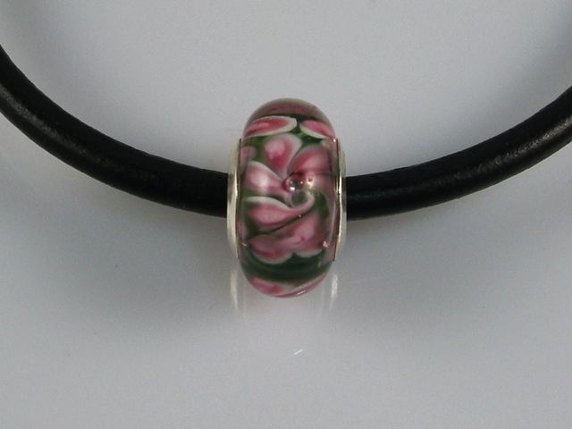 Entrepieza Murano y Plata de ley verde con flores rosas