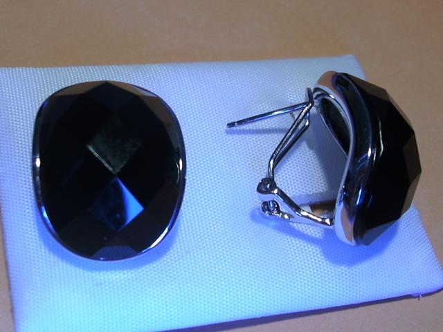 Pendientes en Plata de Ley rodiada con Onix ovalados