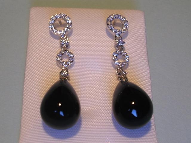 Pendientes en Plata de Ley con Circonitas y lagrima Onix