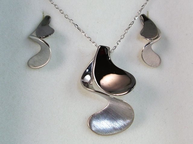 Conjunto de Plata mujer con Pendientes y Gargantilla