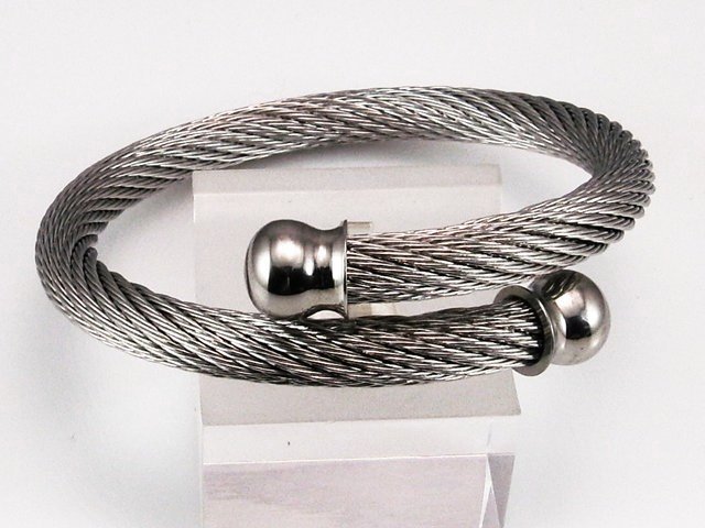 Brazalete hilo de Acero con remates lisos