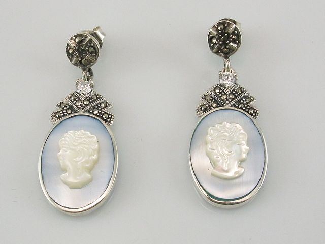 Pendientes de Plata vieja con Camafeo y marquesitas