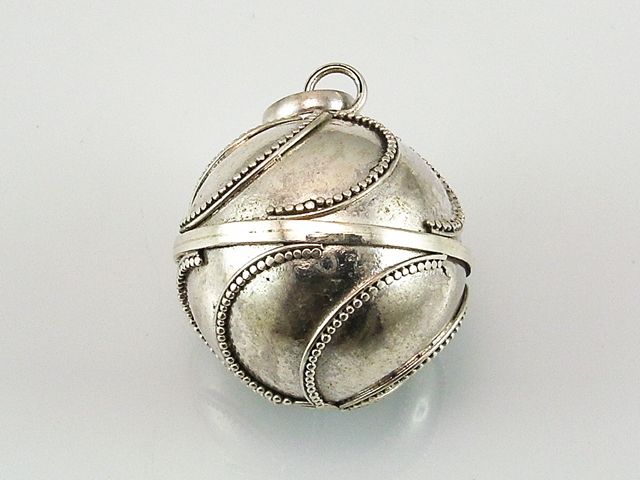Llamador de angel espirales de Plata de ley 19 Mm.