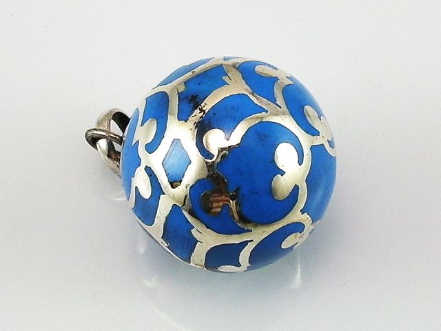 Llamador de angeles Plata con esmalte azul 18 Mm.