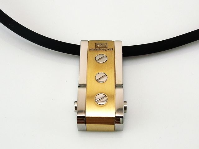 Colgante tuercas de Acero y dorado con Caucho negro