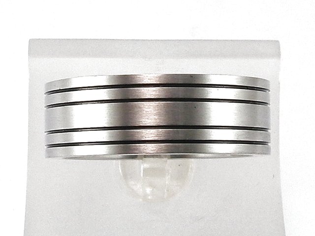 Anillo de Acero inoxidable con lineas negras 1