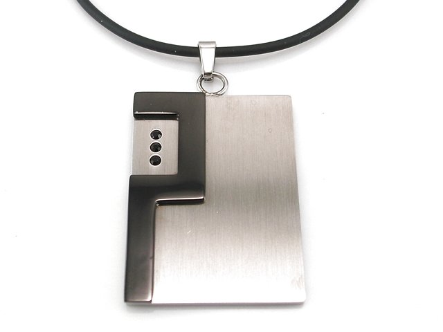Colgante de Acero Circonitas negras con Cordon Caucho 50 Cm.