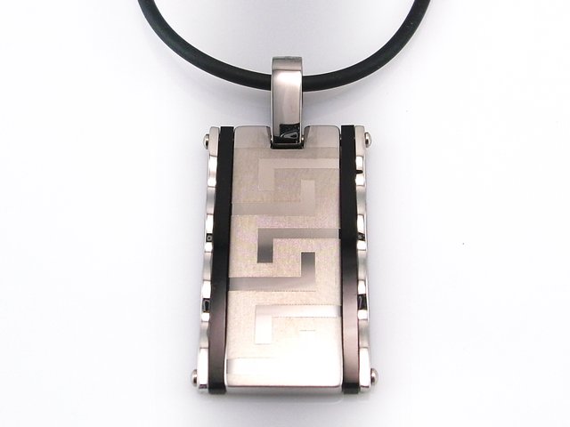 Colgante de Acero Greca Laser con Cordón
