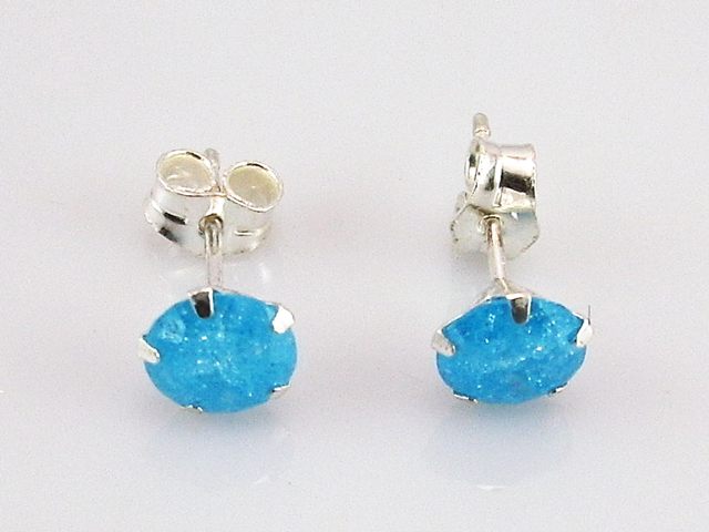 Pendientes garras de Plata con piedra azul 6 Mm.