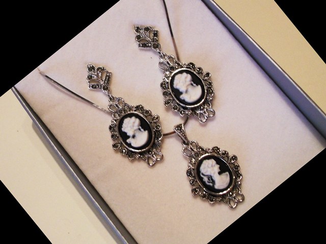 Conjunto Camafeo Pendientes y Gargantilla en Plata de ley