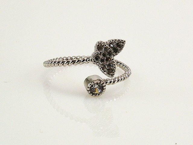 Anillo mariposa de Plata rodiada con Circonitas